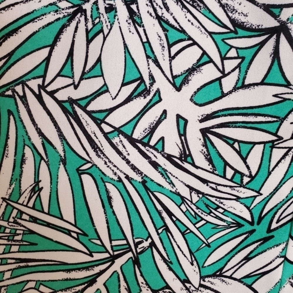 St. Tropez West Green and white sleeveless blouse - Picture 6 of 6
